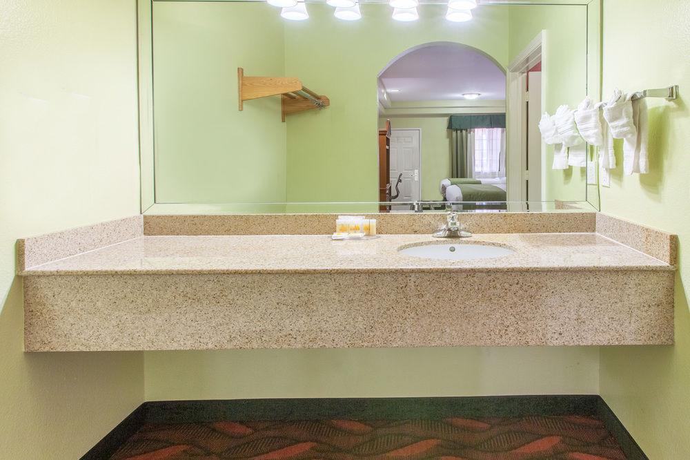 Days Inn & Suites By Wyndham Houston Hobby Airport Luaran gambar